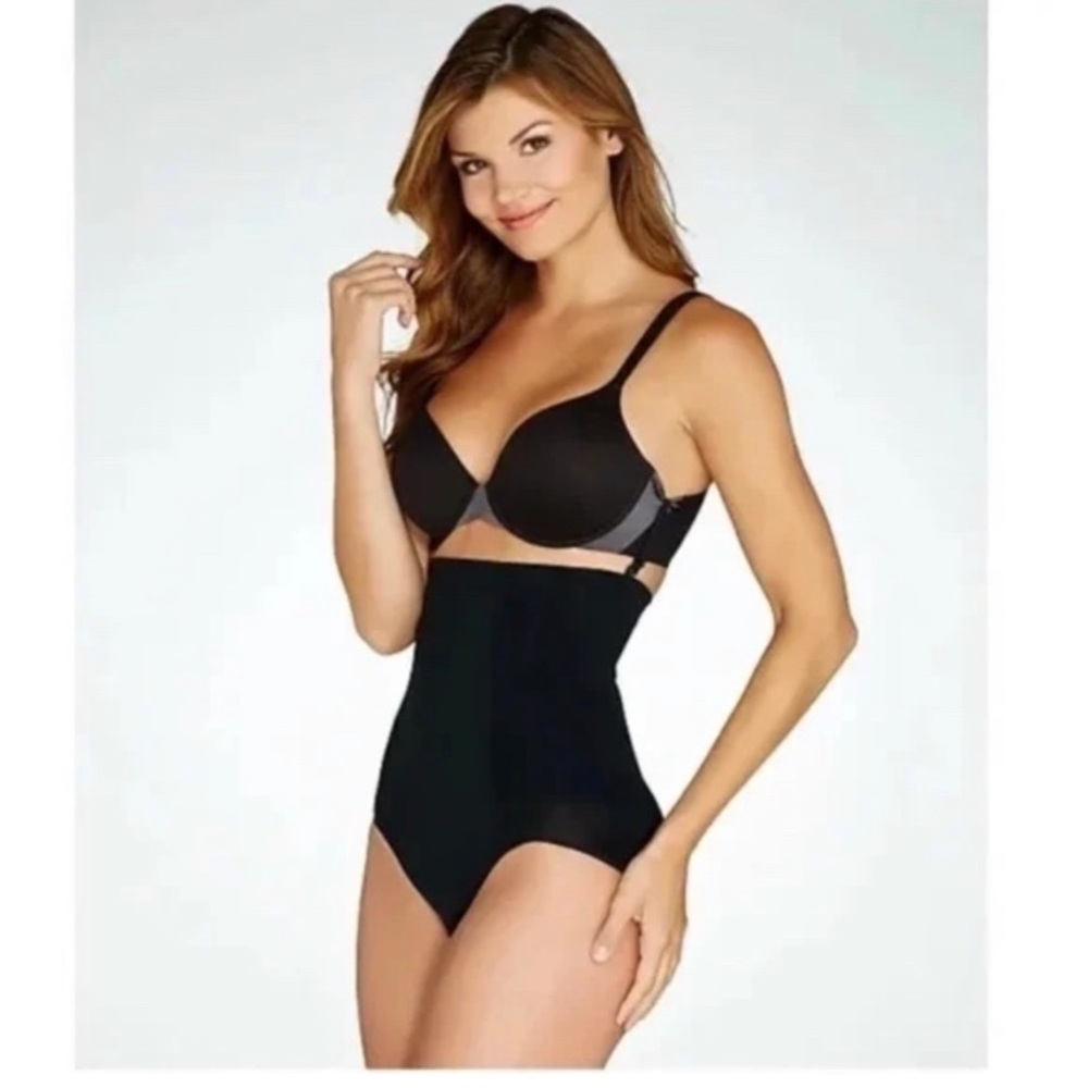 SPANX OnCore High Waist Briefs in Very Black Size Medium NWOT